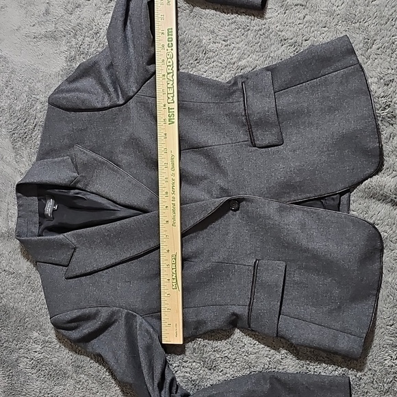 Tahari Wool Blend Charcoal Gray Professional Blazer Jacket Size 8 - Picture 6 of 7